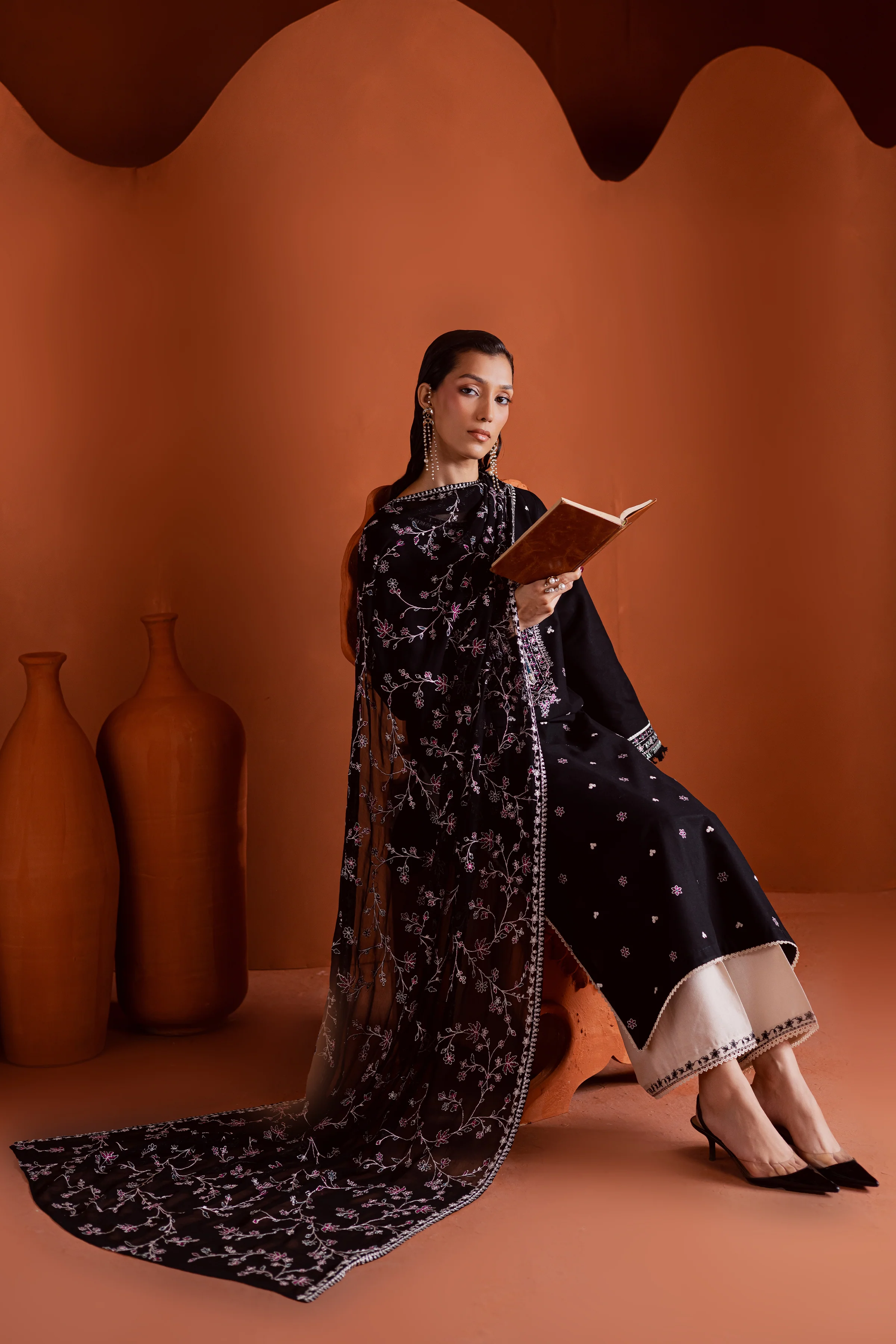 Noirline 3Pc - Embroidered Khaddar Dress - Image 3