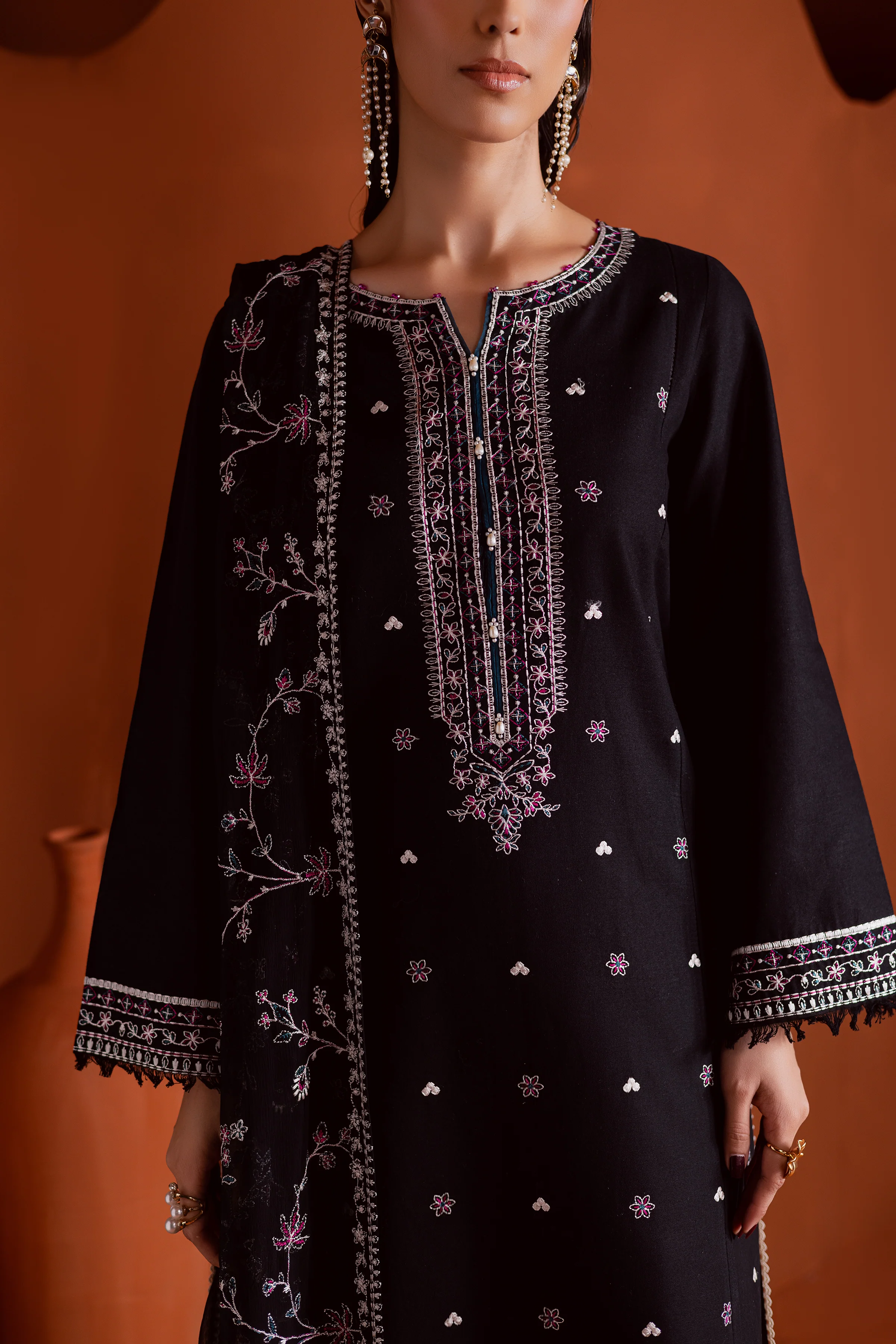 Noirline 3Pc - Embroidered Khaddar Dress - Image 6
