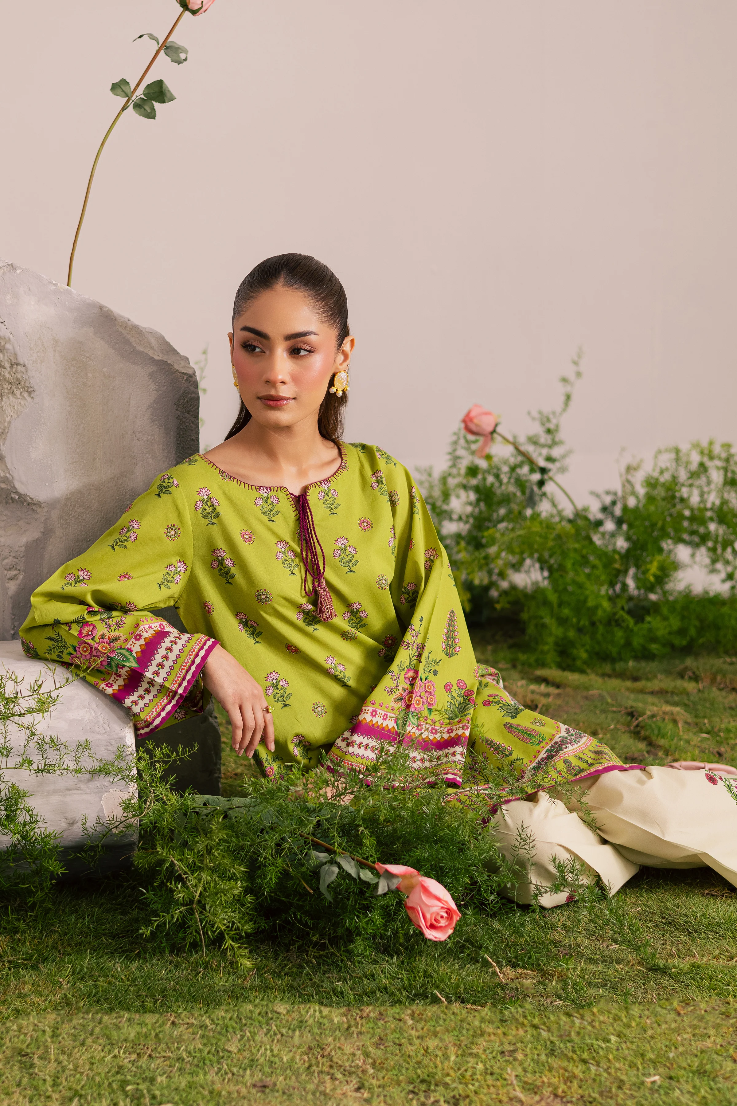 Roomi 2Pc - Printed Lawn Dress - Image 4