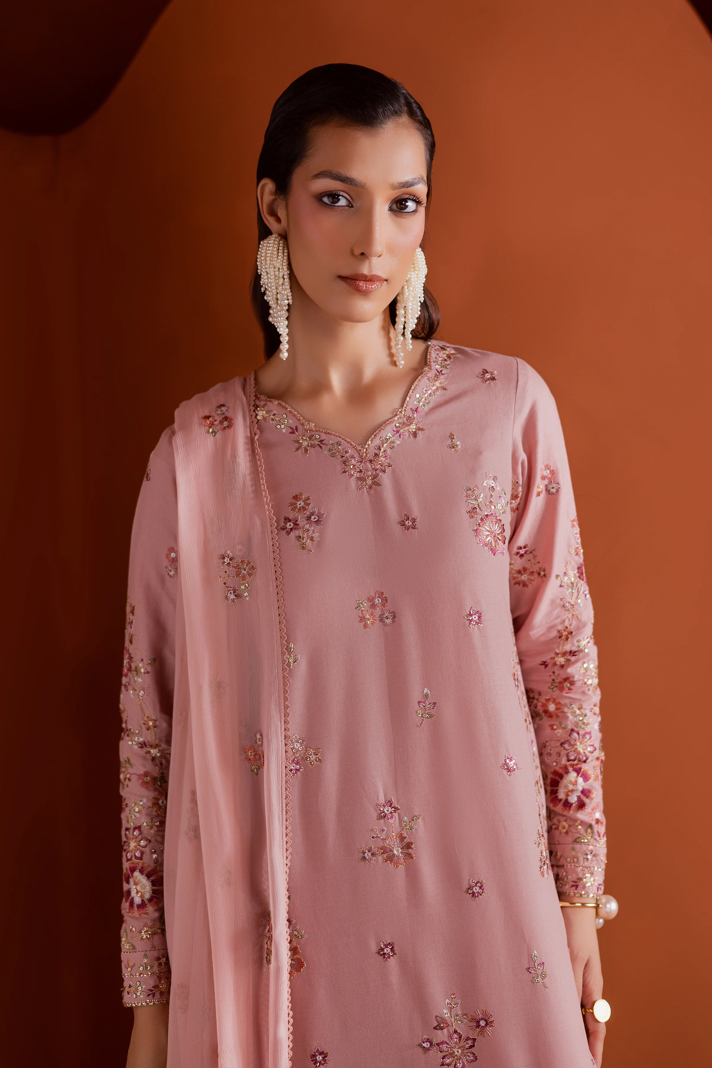 Tea Zunaisha 3Pc - Embroidered Khaddar Dress - Image 3