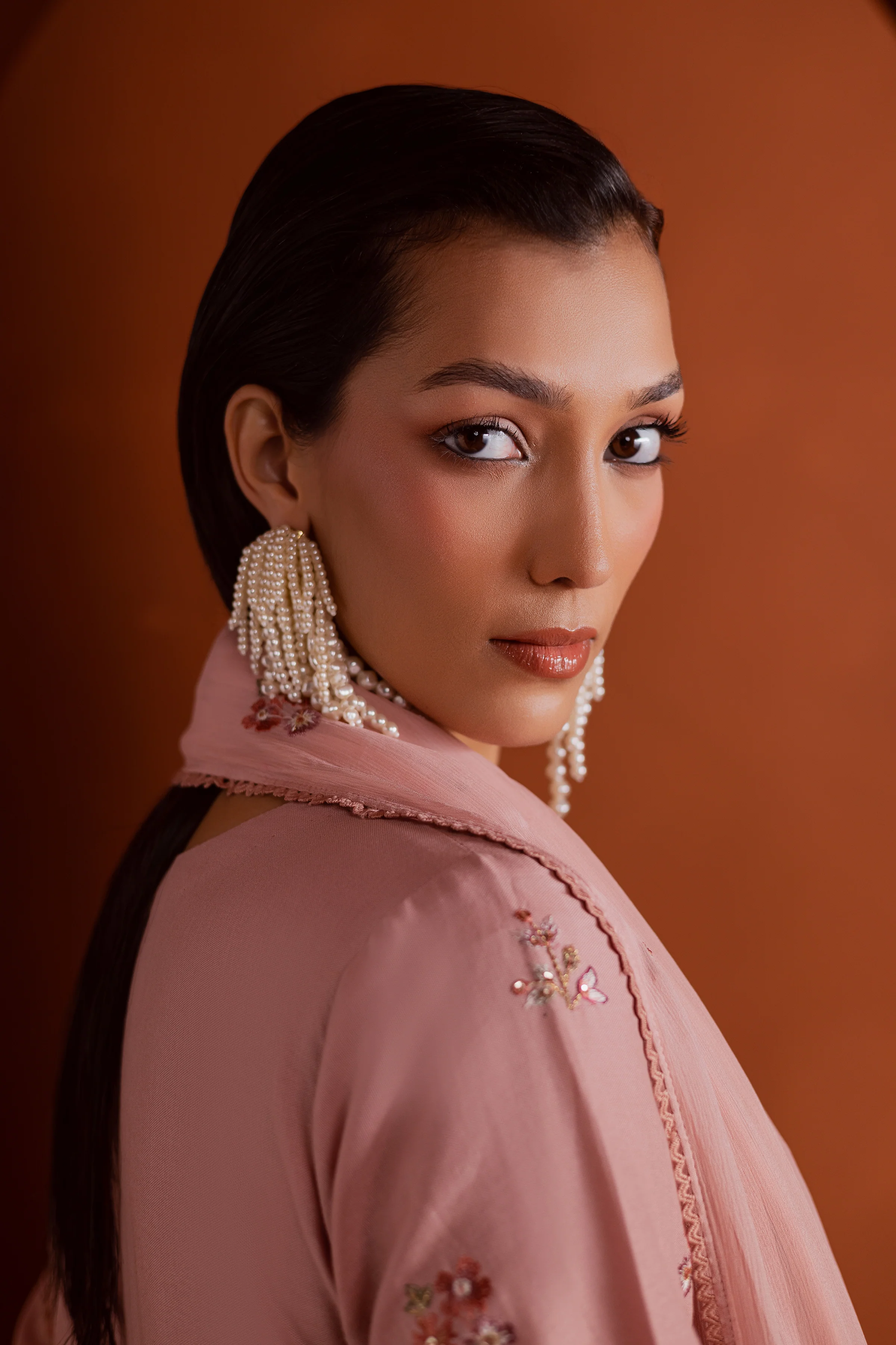 Tea Zunaisha 3Pc - Embroidered Khaddar Dress - Image 5