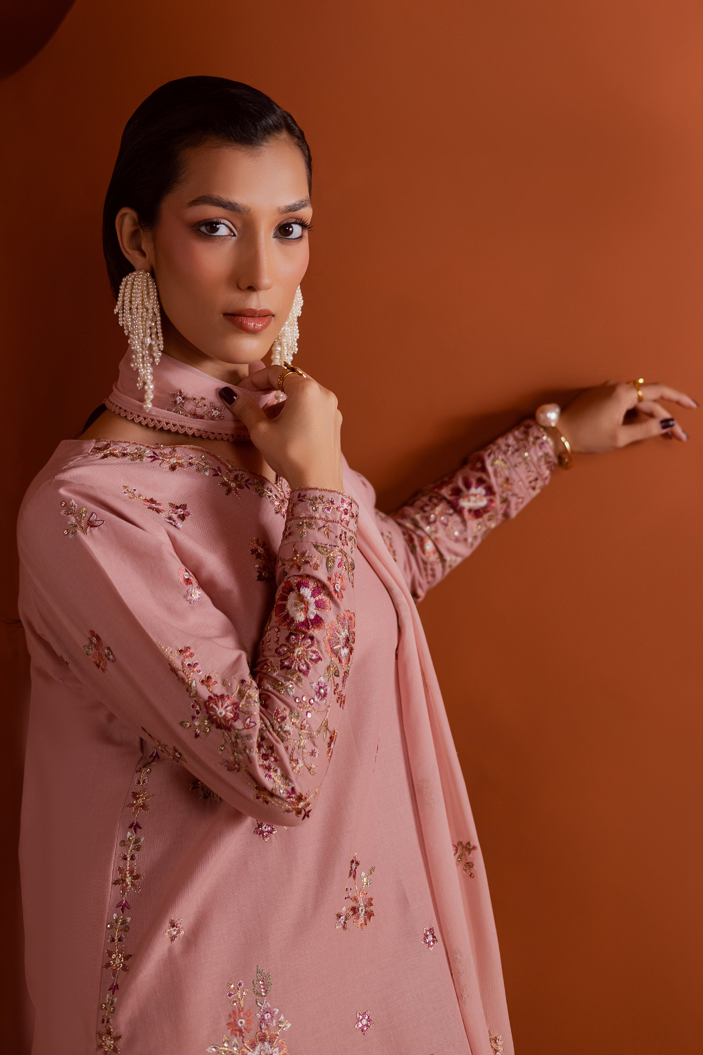 Tea Zunaisha 3Pc - Embroidered Khaddar Dress - Image 6